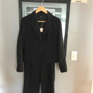 Black business suit - woman’s size 6